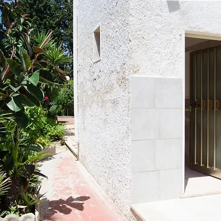 Nyaraló Donata